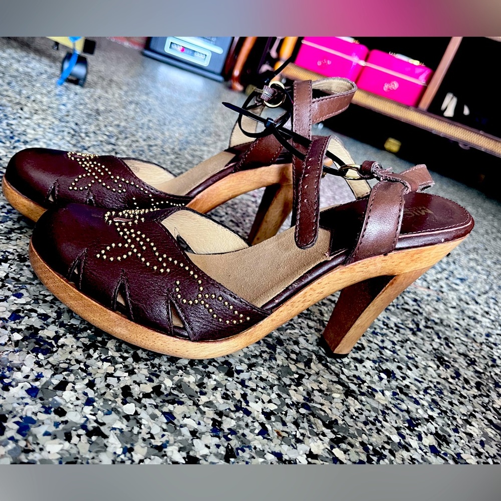 Vintage Michael Kors leather Studded Wooden Heels, Size 9